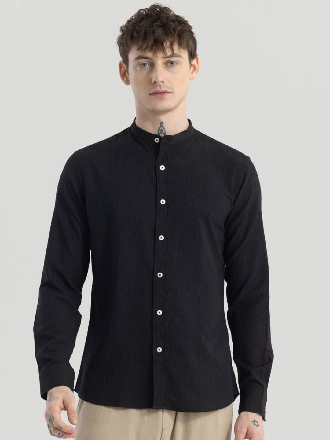 Snitch Mandarin Collar textured Slim Fit Casual Shirt