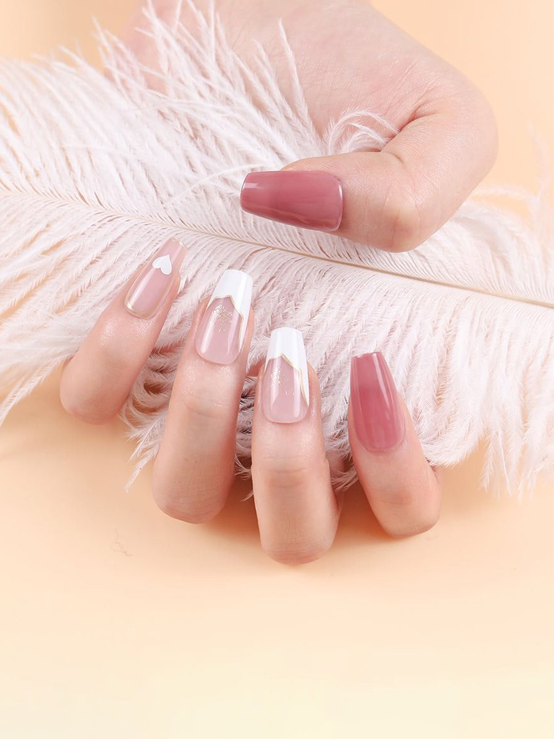 LICK Set Of 30 Glossy White Hearts Press On Artificial Nails - Pink