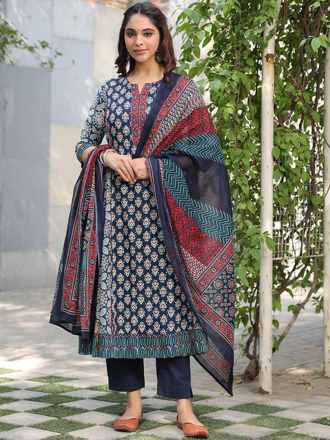 Rain & Rainbow Women Ethnic Motifs Printed Regular Beads and Stones Pure Cotton Kurta with Trousers & With
