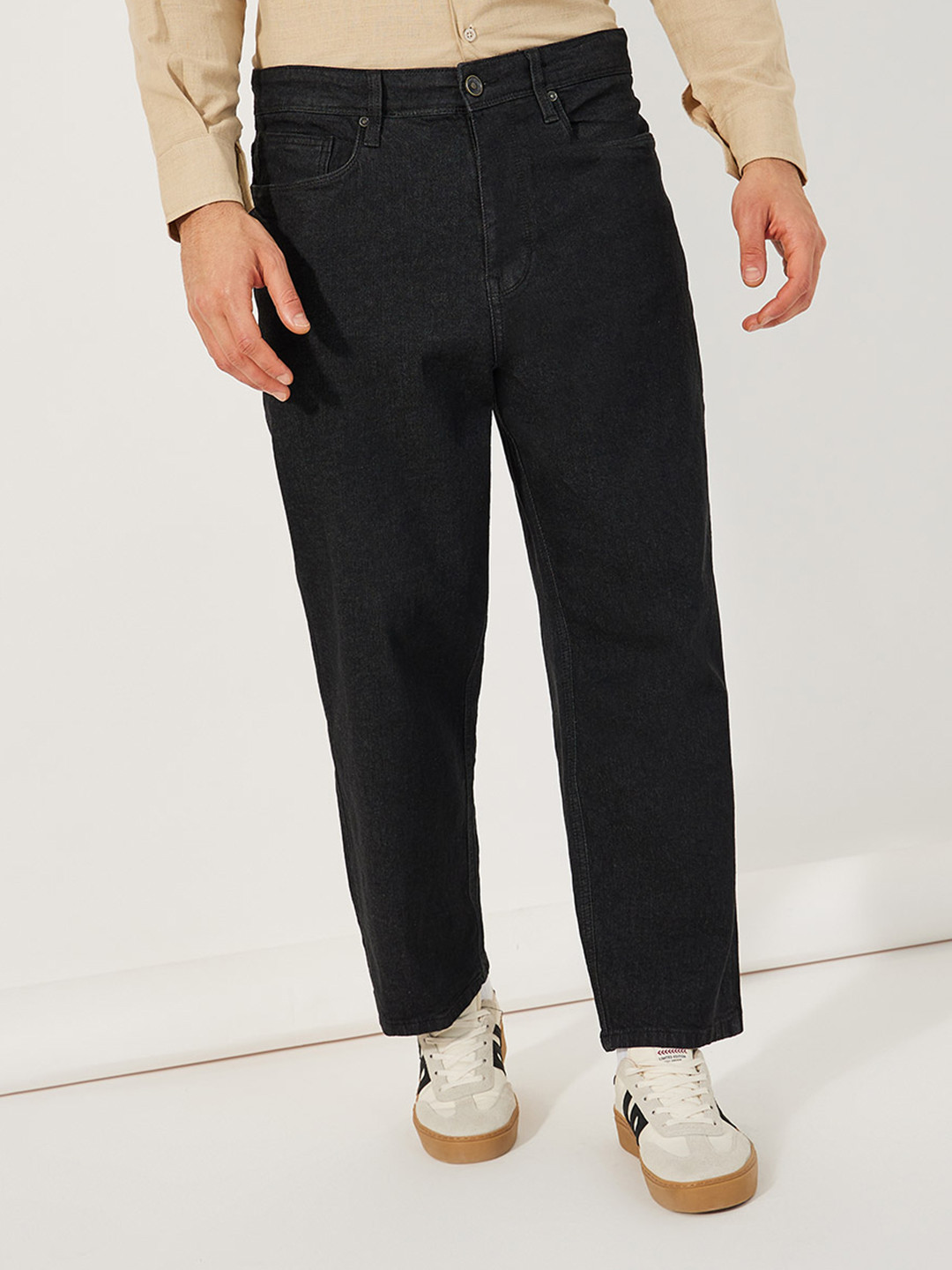 Styli Men Cotton Stretch Pockets Loose Fit Jeans