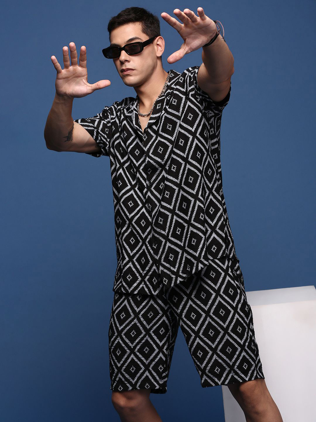 SHOWOFF Geometric Printed Short Sleeve Shirt & Shorts