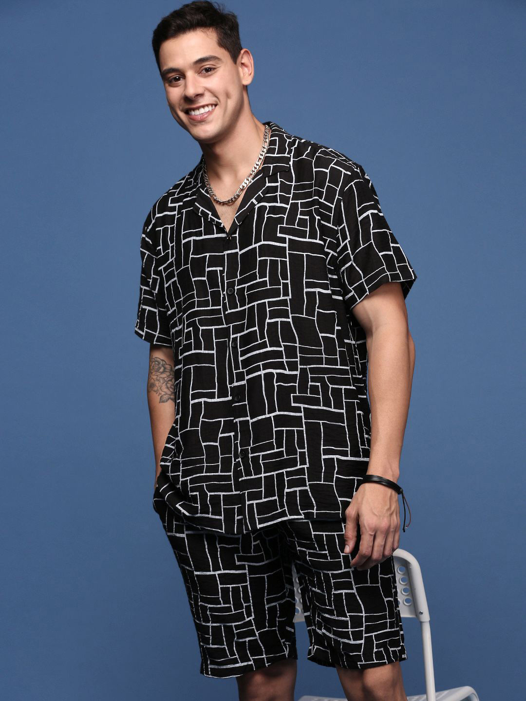 SHOWOFFFF Printed Cuban Collar Shirt With Shorts