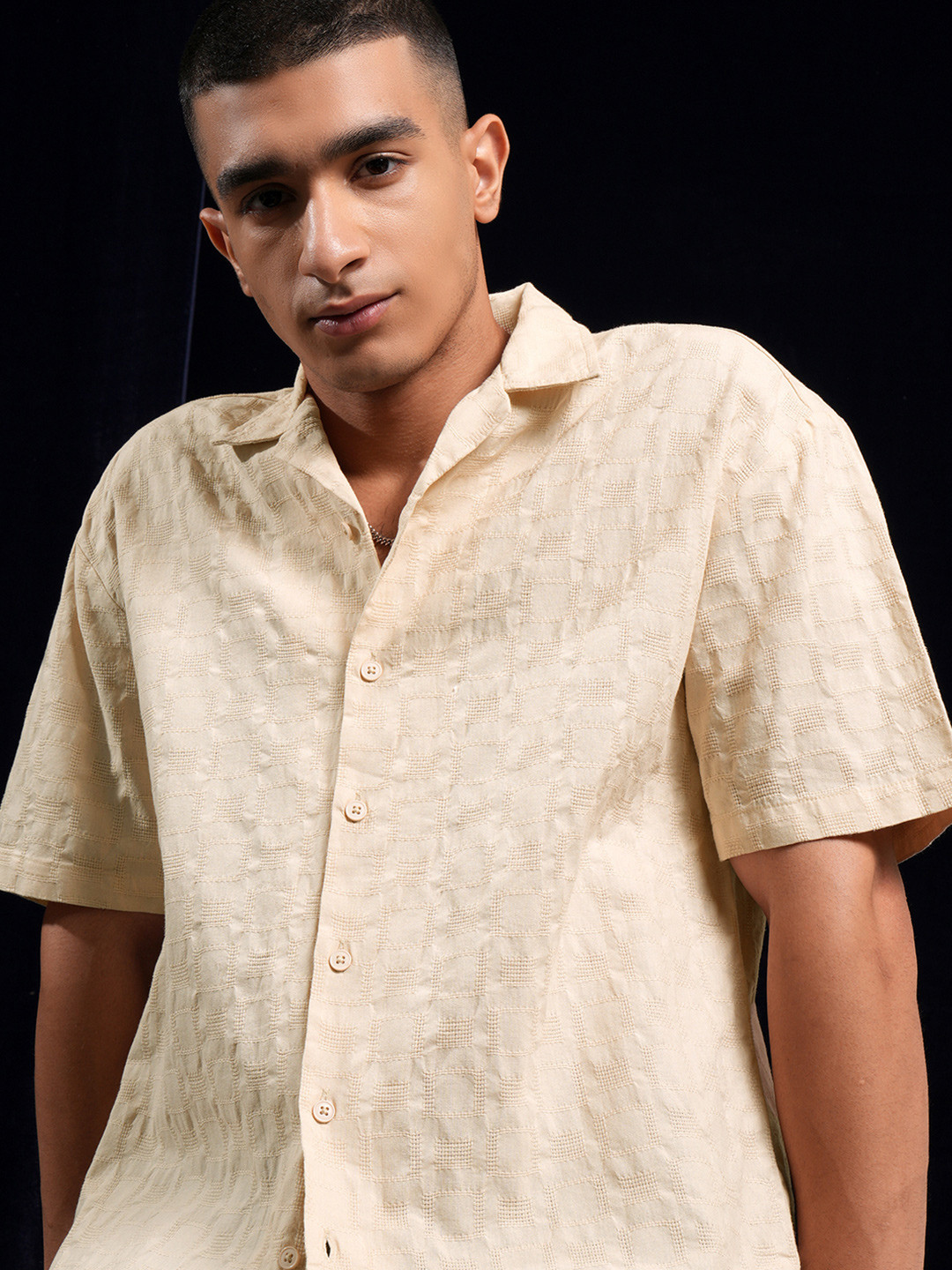 HIGHLANDER Men Cream Moklino Dobby Textured Solid Cuban Collar Relaxed Fit Shirt