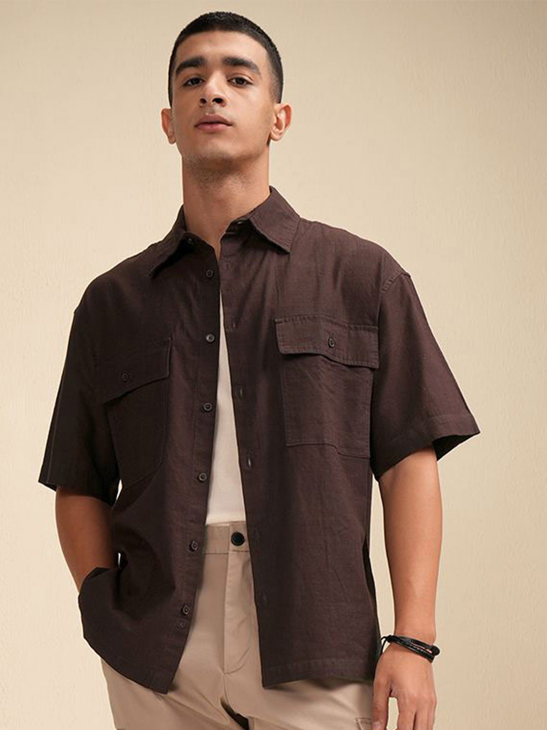 HIGHLANDER Men Choco Reg Collar Half Sleeve Double Pkt Oversized Shirt