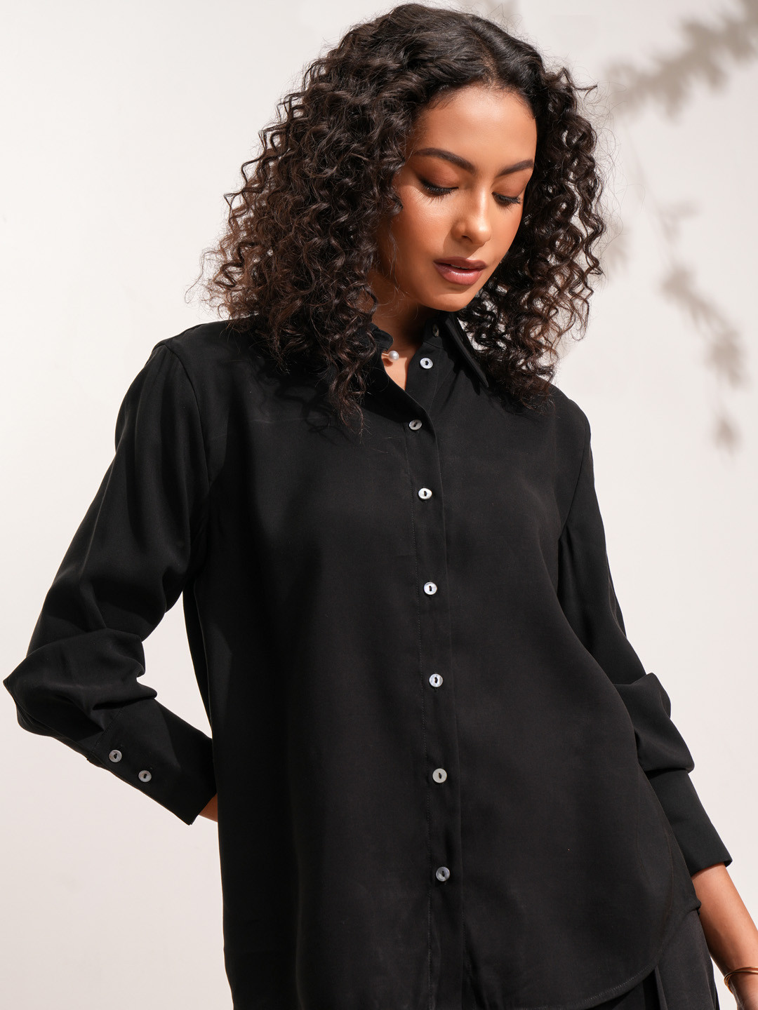 ESPYR By Tokyo Talkies Women Solid Relaxed Fit Formal Shirt