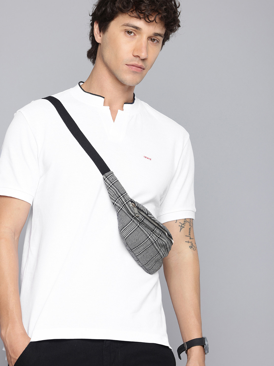 Levis Mandarin Collar Pure Cotton Slim Fit T-shirt