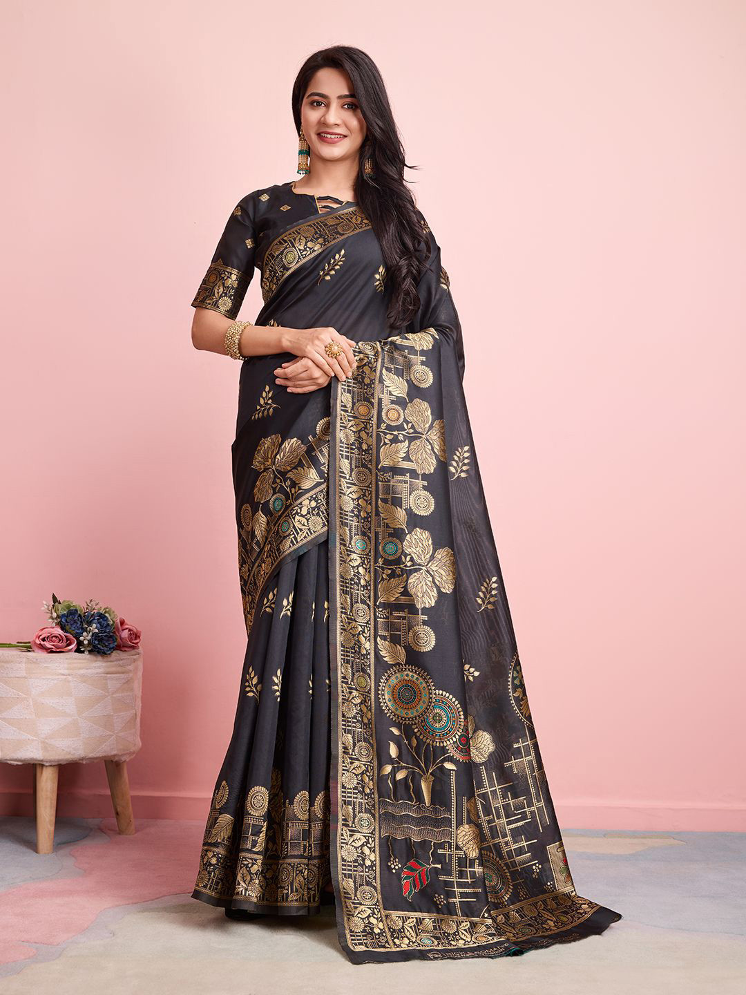 RICH & ROMAN Ethnic Motif Zari Woven Saree