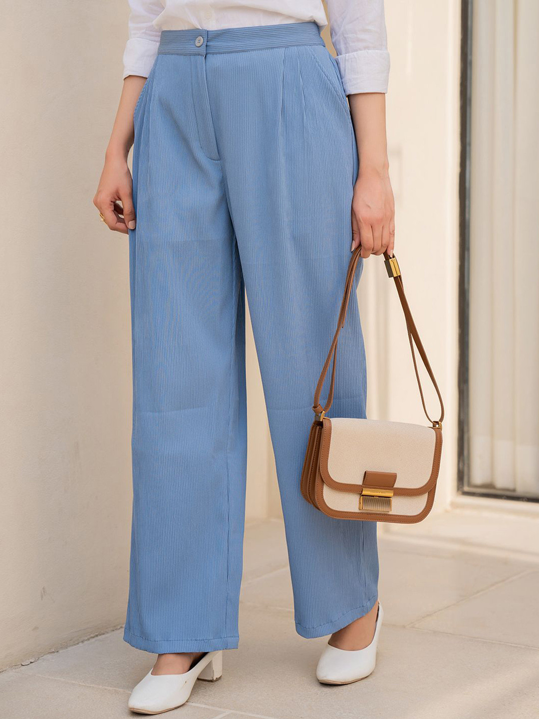 FEATHERS CLOSET Women Relaxed Straight Fit Easy Wash Pleated Trousers