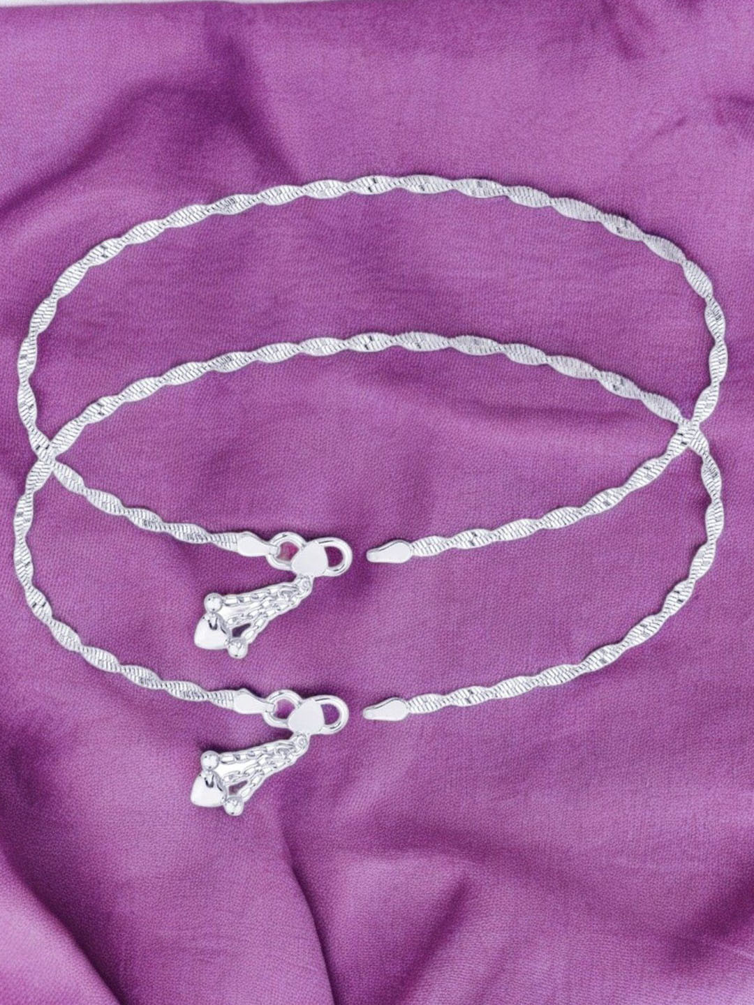 Taraash 925 Sterling Silver Line Twisted Ending with Heart Charm Anklet