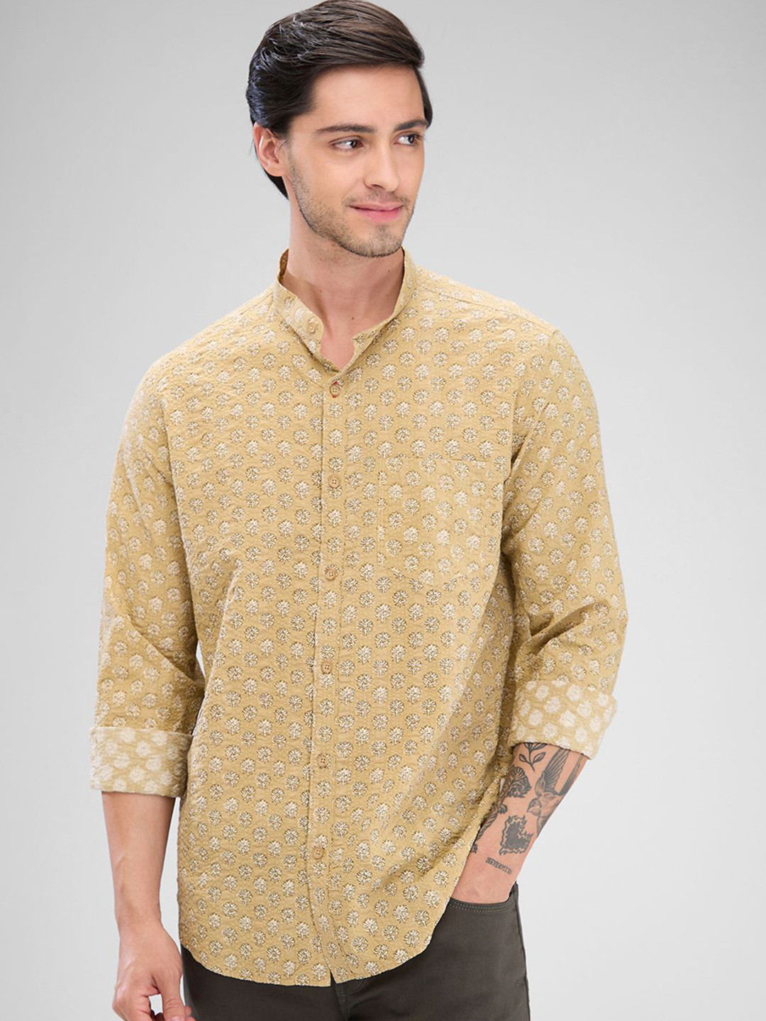 SPYKAR Men Slim Fit Floral Printed Opaque Mandarin Collar Casual Shirt