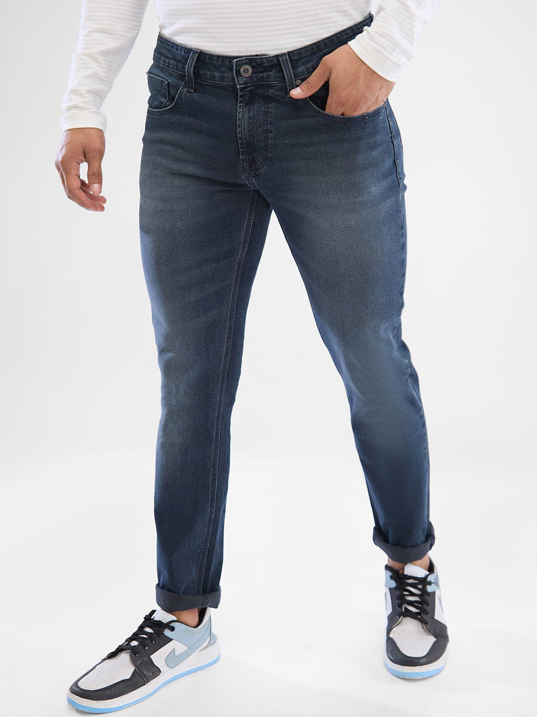 SPYKAR Men Slim Fit Low-Rise Light Fade Clean Look Stretchable Jeans