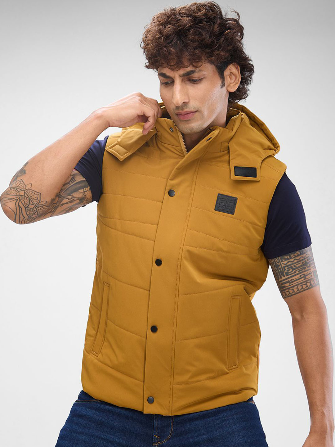 SPYKAR Men Solid Half Sleeve Regular Fit Quilted Jacket