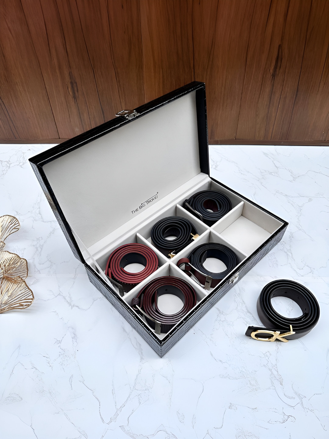 La Trove Unisex 6 Slot Black Leather Belt Organizer Closed Top Box for Wardrobe Closet