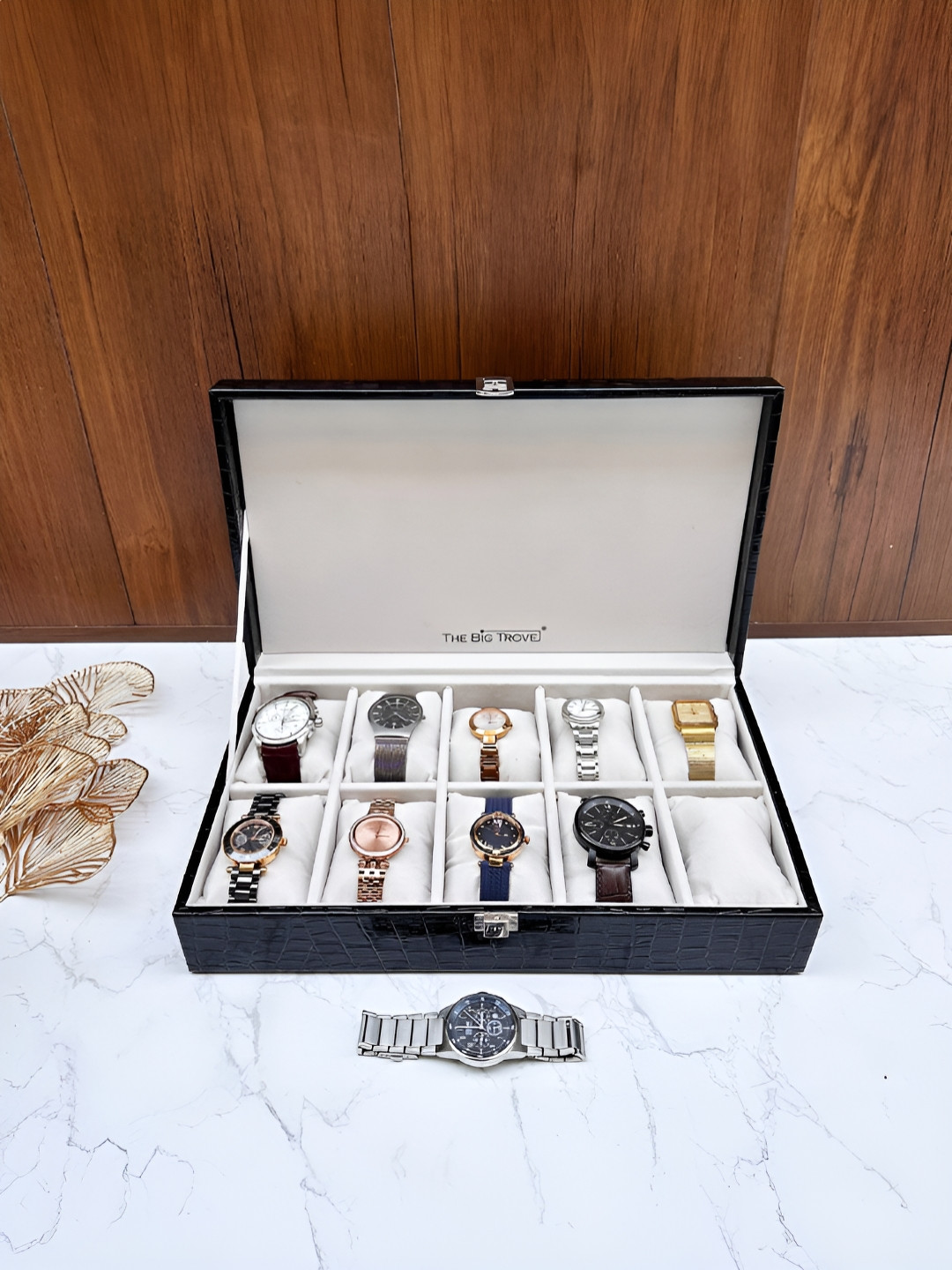 La Trove Men 10 Slot Black Leather Watch Closed Top Organizer Box for Wardrobe Closet
