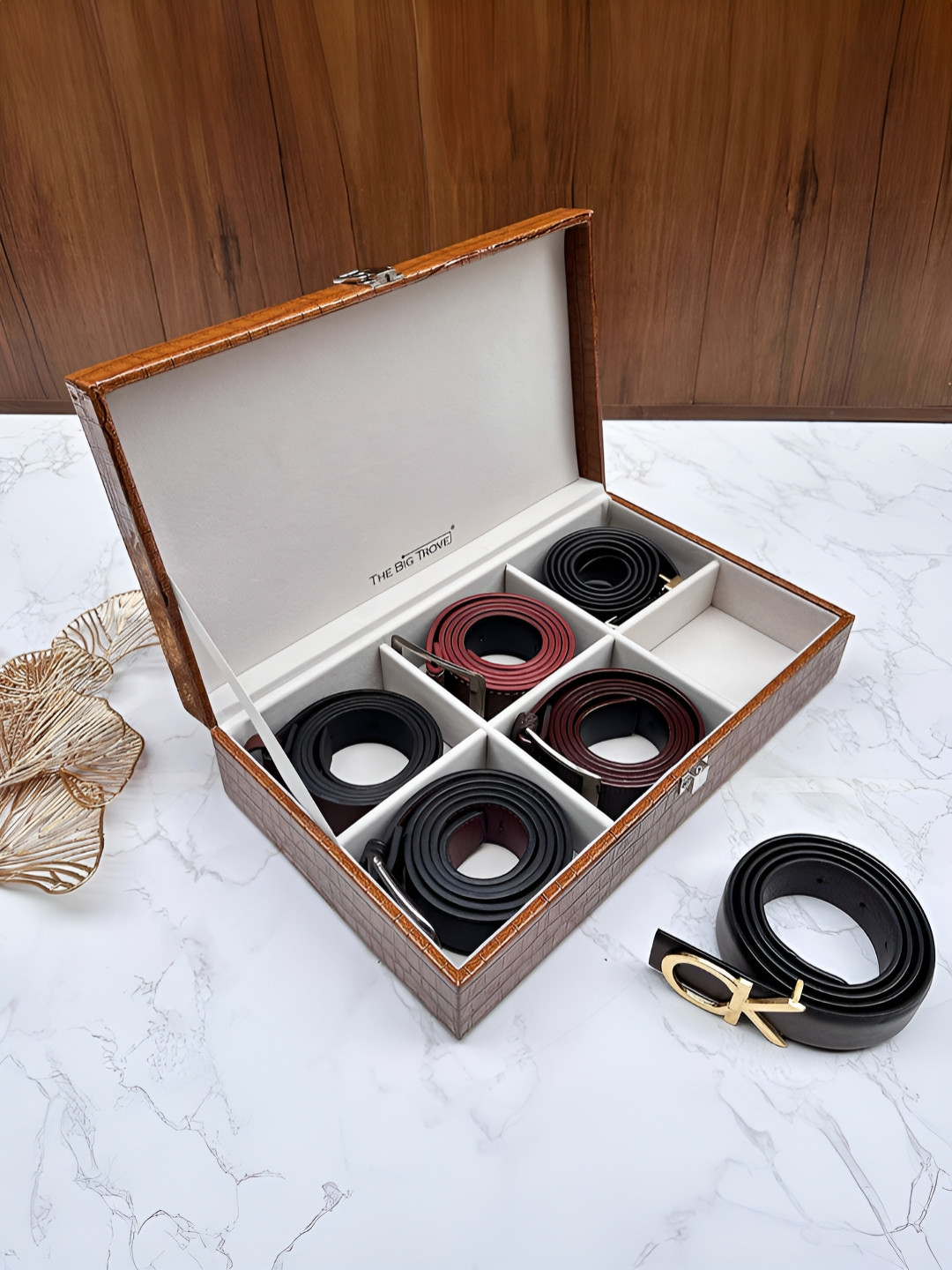La Trove Unisex 6 Slot Brown Leather Belt Organizer Closed Top Box for Wardrobe Closet