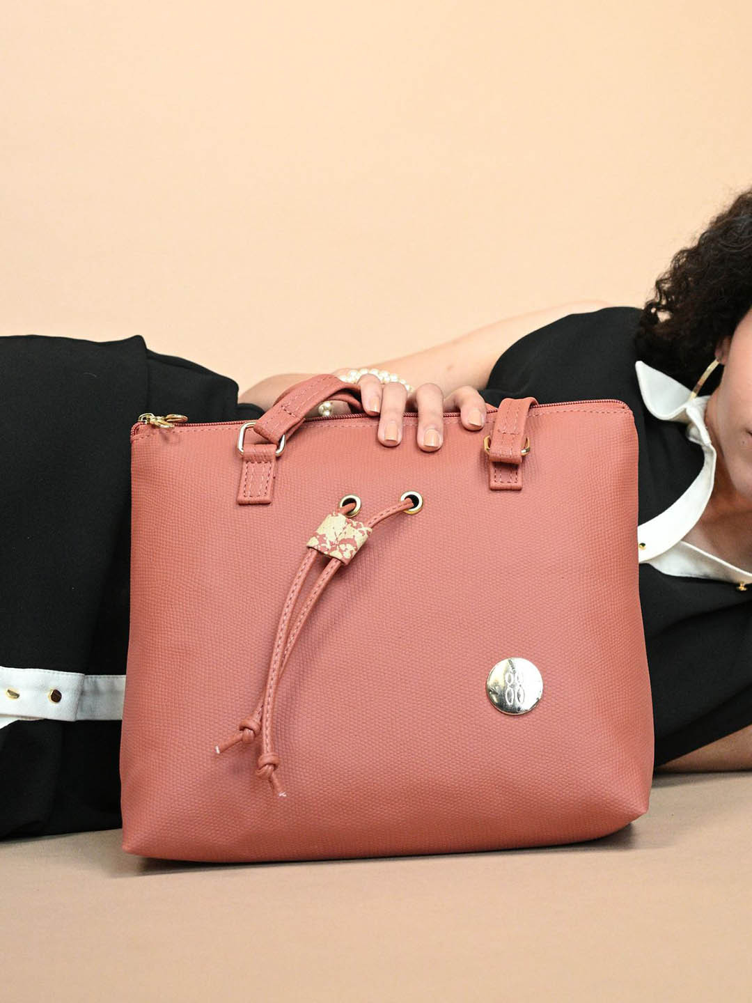Baggit PU Swagger Shoulder Bag with Applique