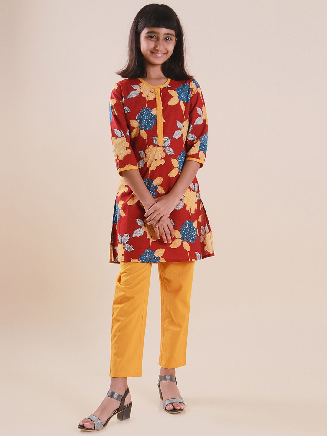 Sangria Girls Red Floral Printed Pure Cotton Straight Kurta With Trouser