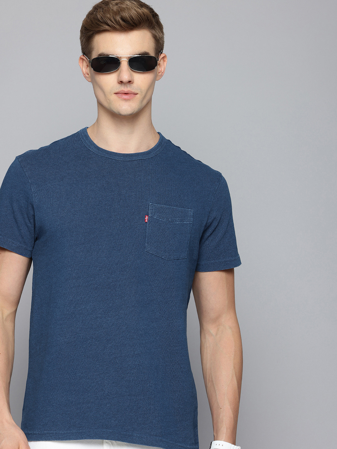 Levis Pure Cotton Slim Fit T-shirt With Chest Pocket