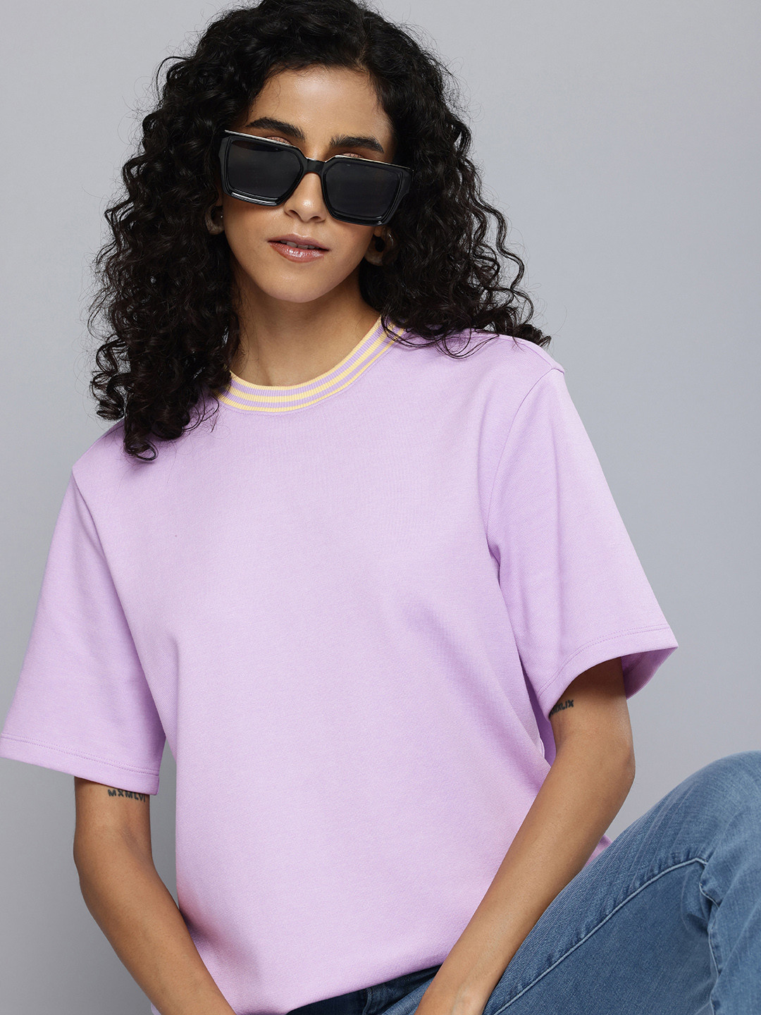Levis Drop-Shoulder Sleeves Relaxed Fit T-shirt