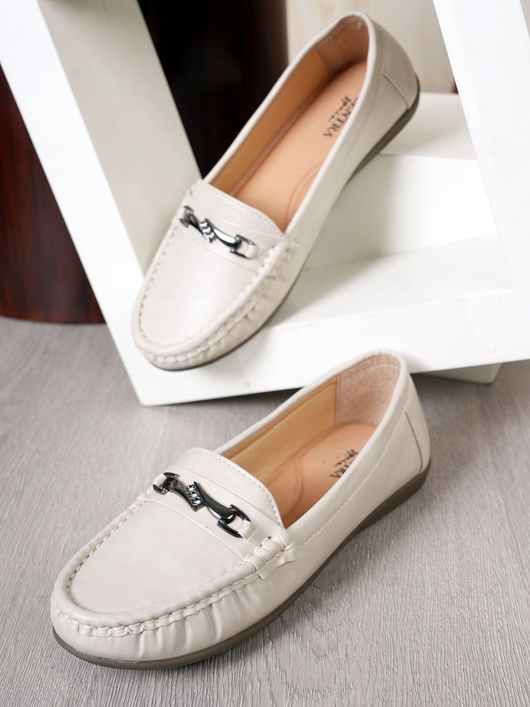 SCENTRA Spain Women Round Toe Comfort Insole Horsebit Loafers