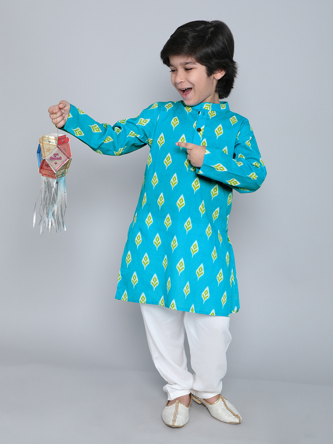 The Magic Wand Boys Floral Printed Pure Cotton Straigt Kurta with Salwar