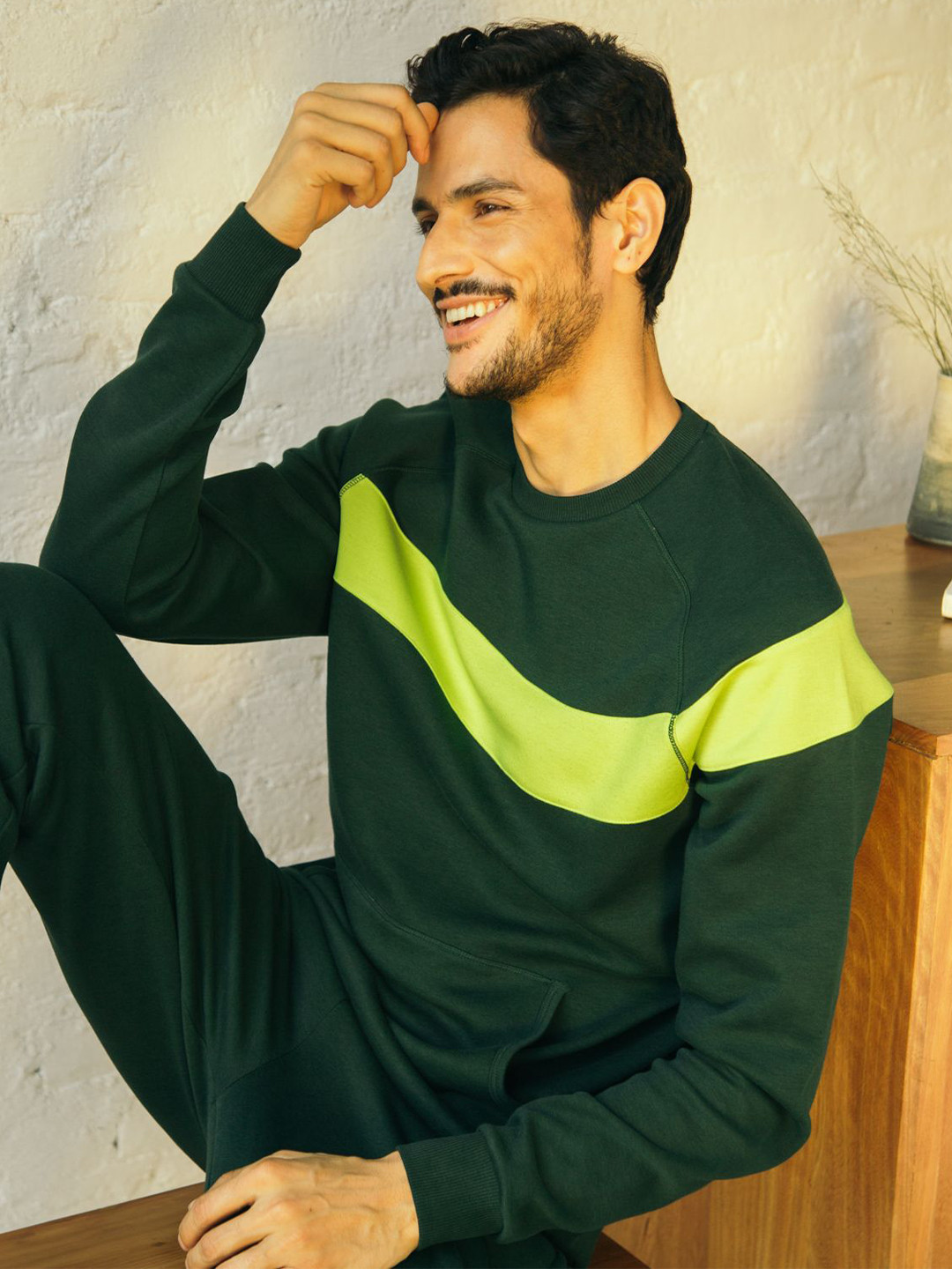 Andamen Men Colourblocked Sweatshirt - Image 1