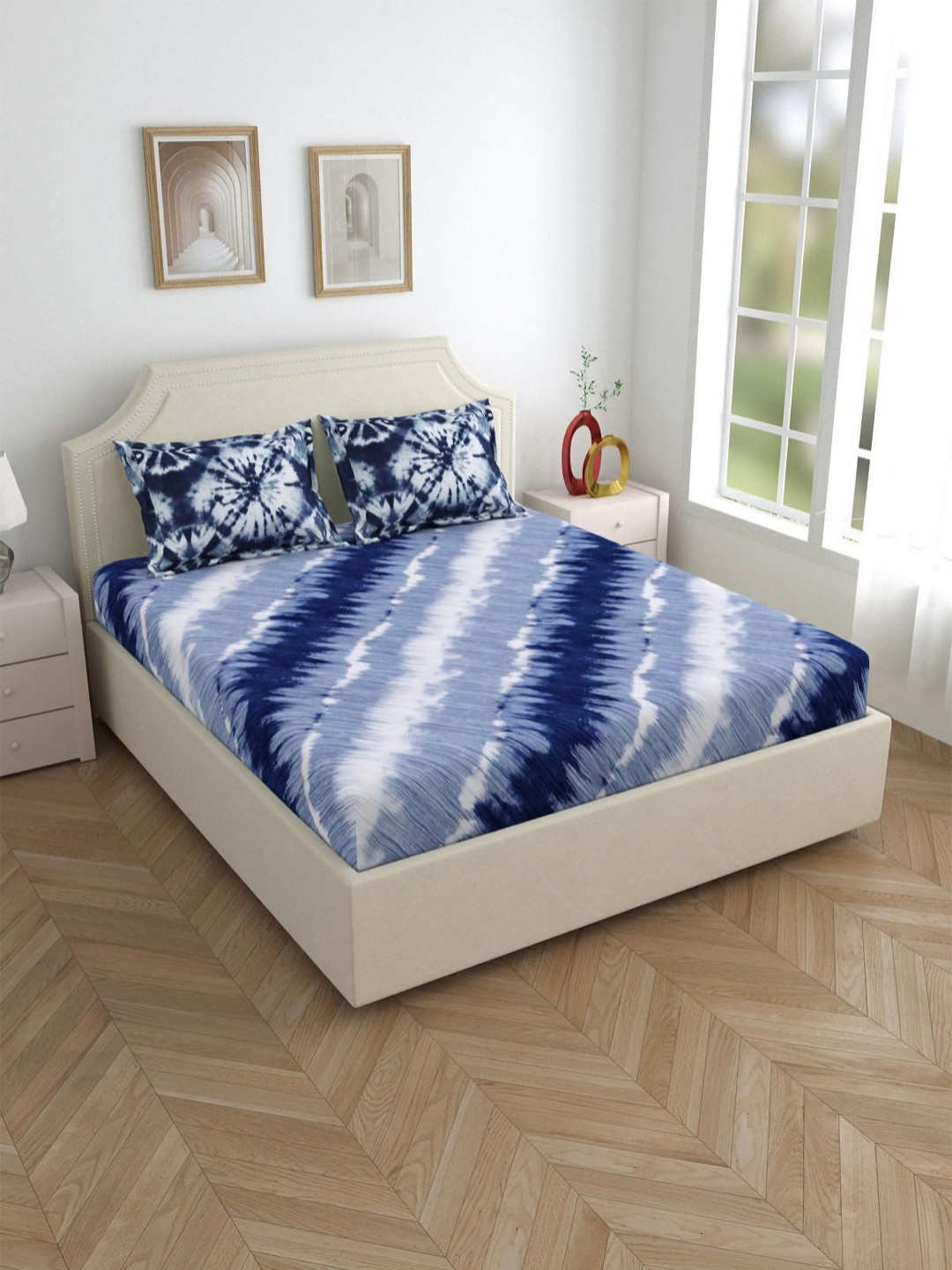 Salona Bichona Blue & White Printed 300 TC Pure Cotton King Bedsheet With 2 Pillow Covers