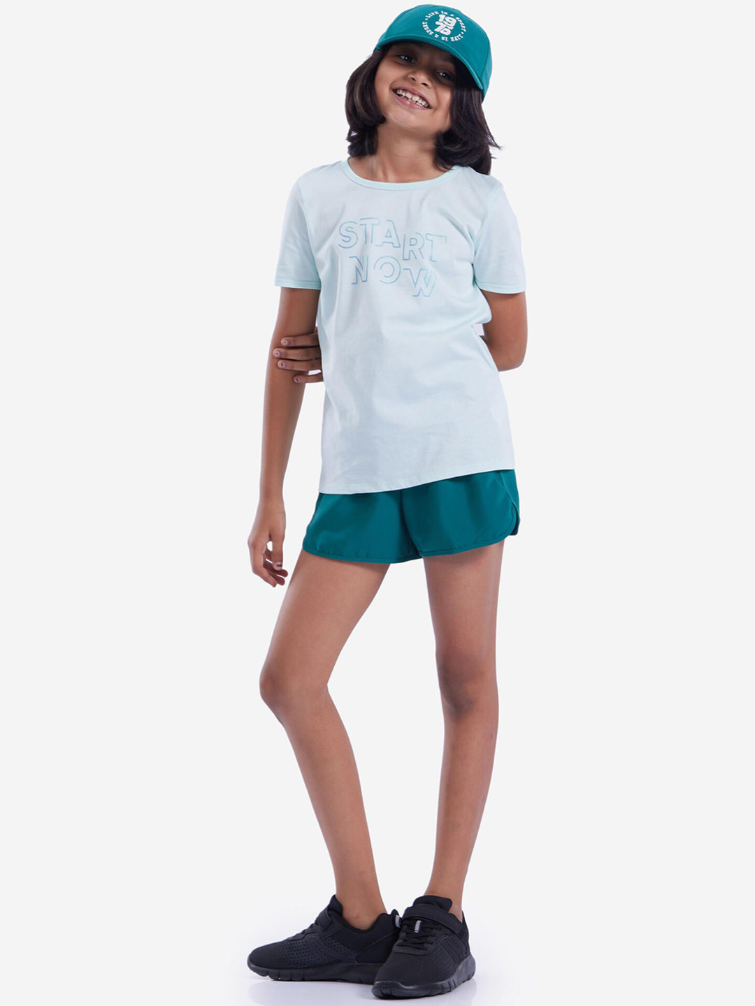 Decathlon Girls Regular Fit Mid Rise Sports Shorts