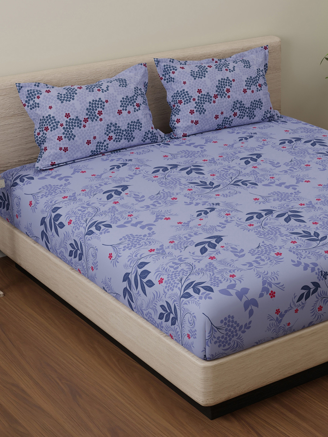Huesland Dreams Purple Floral Cotton 144 TC King Bedsheet with 2 Pillow Covers-108 x 108 inches