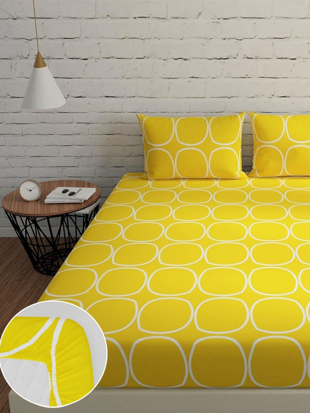 Huesland Yellow Geometric Cotton 144 TC Double Queen Fitted Bedsheet & 2 Pillow Covers