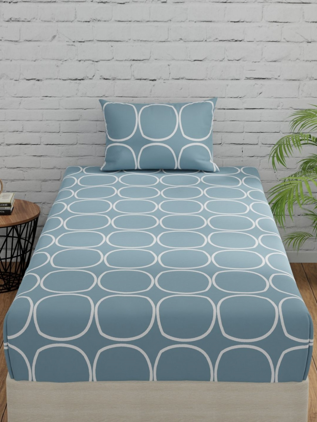 Huesland Blue & White Geometric Printed 144 TC Cotton Single Bedsheet & 1 Pillow Cover