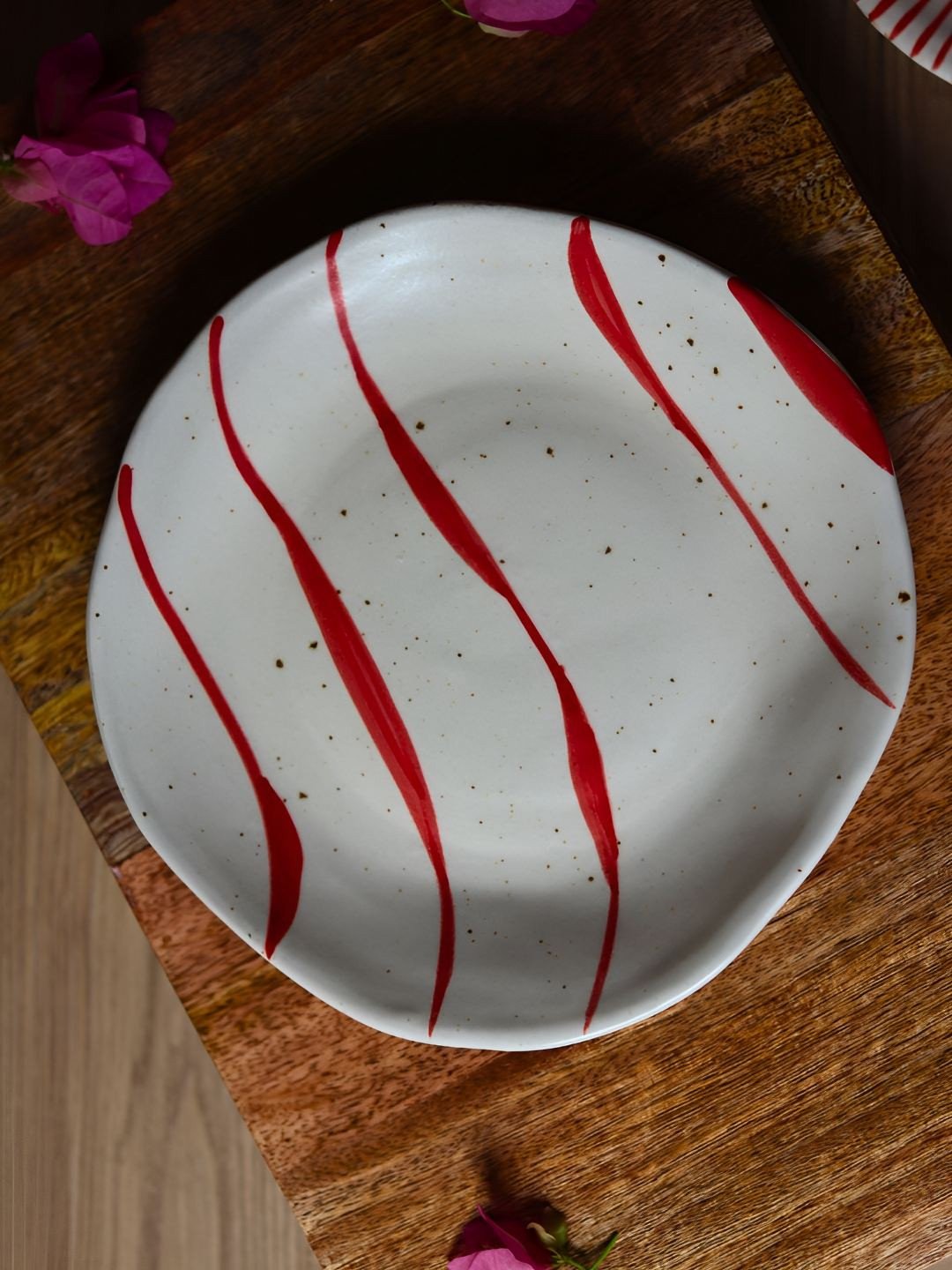 WEAVING HOMES White & Red Printed Ceramic Line Plate