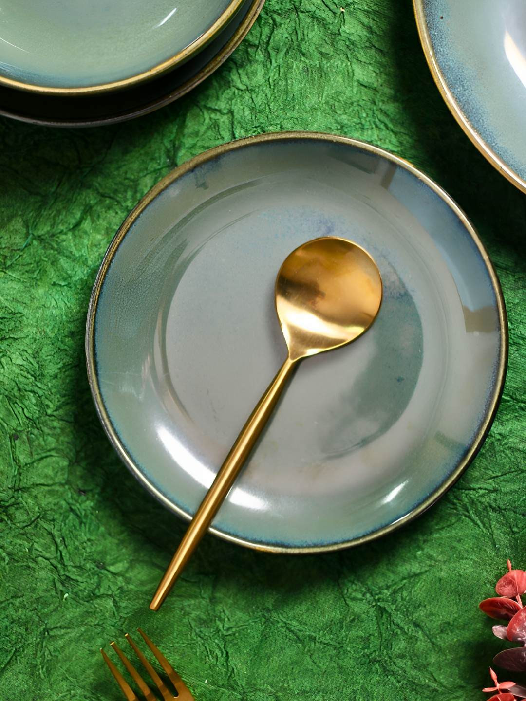 WEAVING HOMES Green Ceramic Quarter Plate