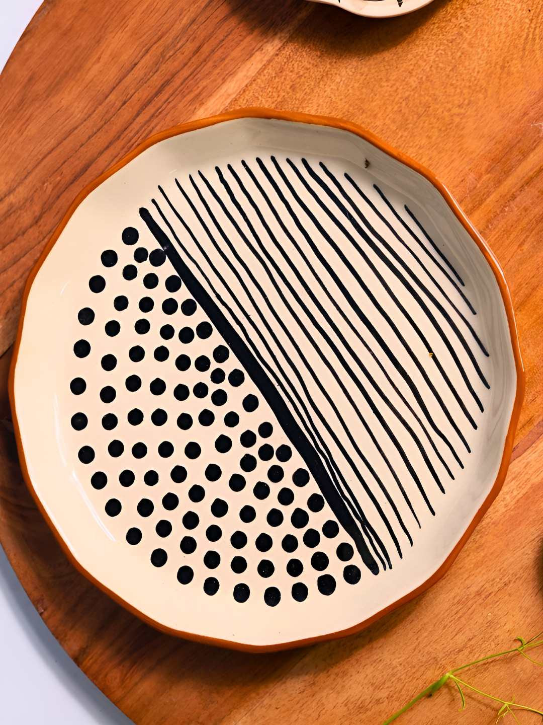 WEAVING HOMES Black & White Printed Microwave Safe Glossy Ceramic Plate
