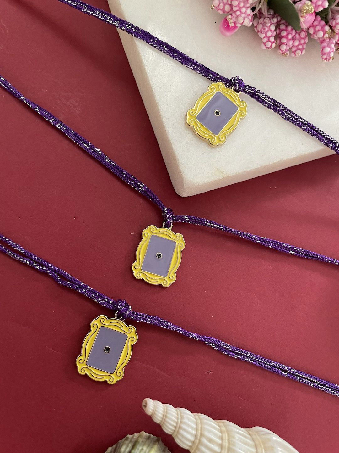 Digital Dress Room Set Of 3 Peephole Frame Thread Rakhi