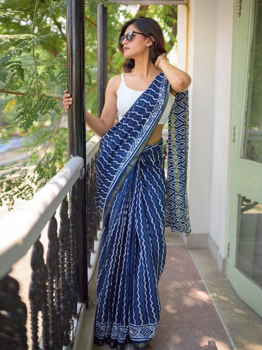 RODDUR Woven Zari Border Striped Pure Cotton Saree