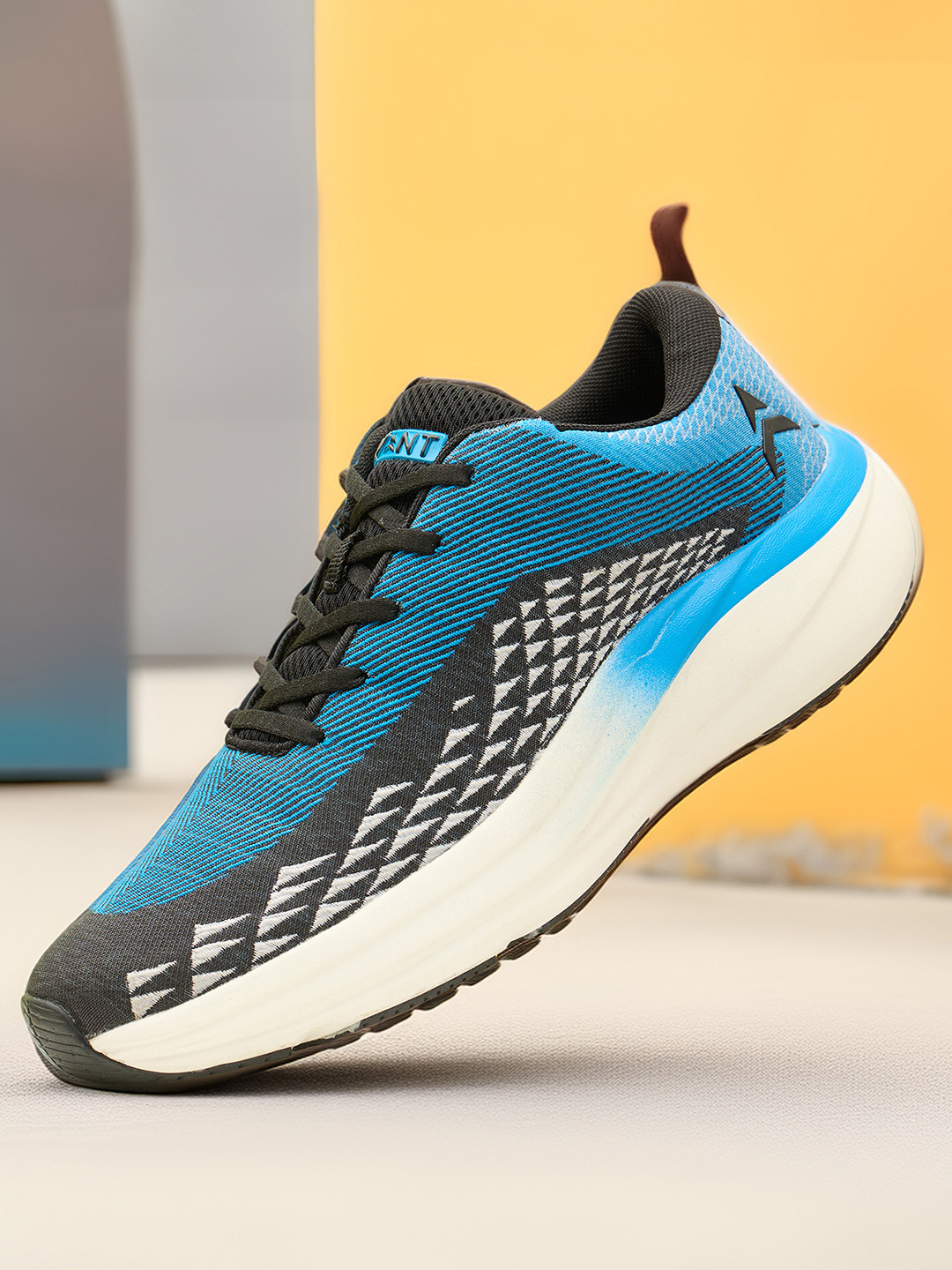 AVANT Men's Neptune Mesh Running Shoes