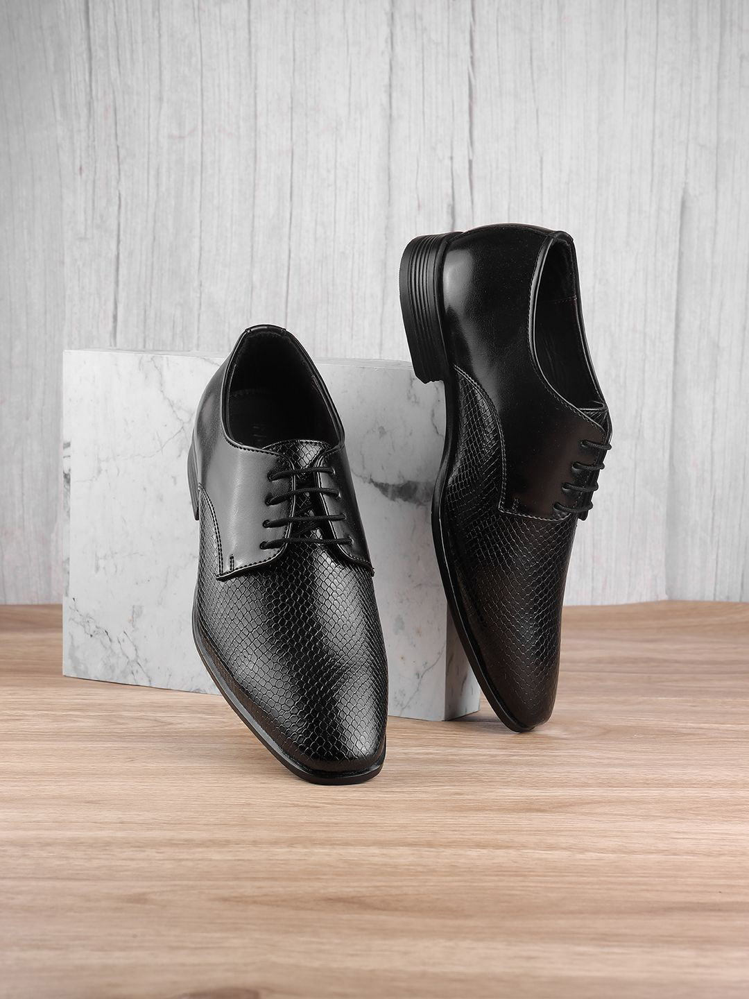 Mochi Men Textured Leather Formal Derbys