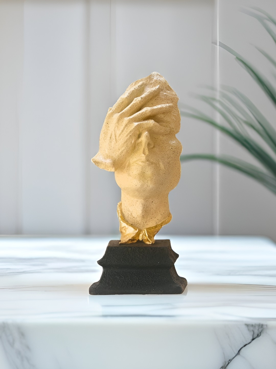 BECKON VENTURE Cream Polyresin Natural Living Room Medium Showpiece - 13.4 Inches