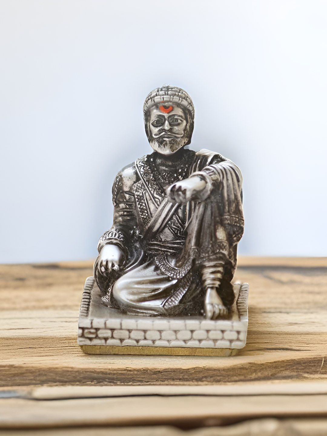 BECKON VENTURE Silver Polyresin Natural Living Room Medium Showpiece - 3.5 Inches