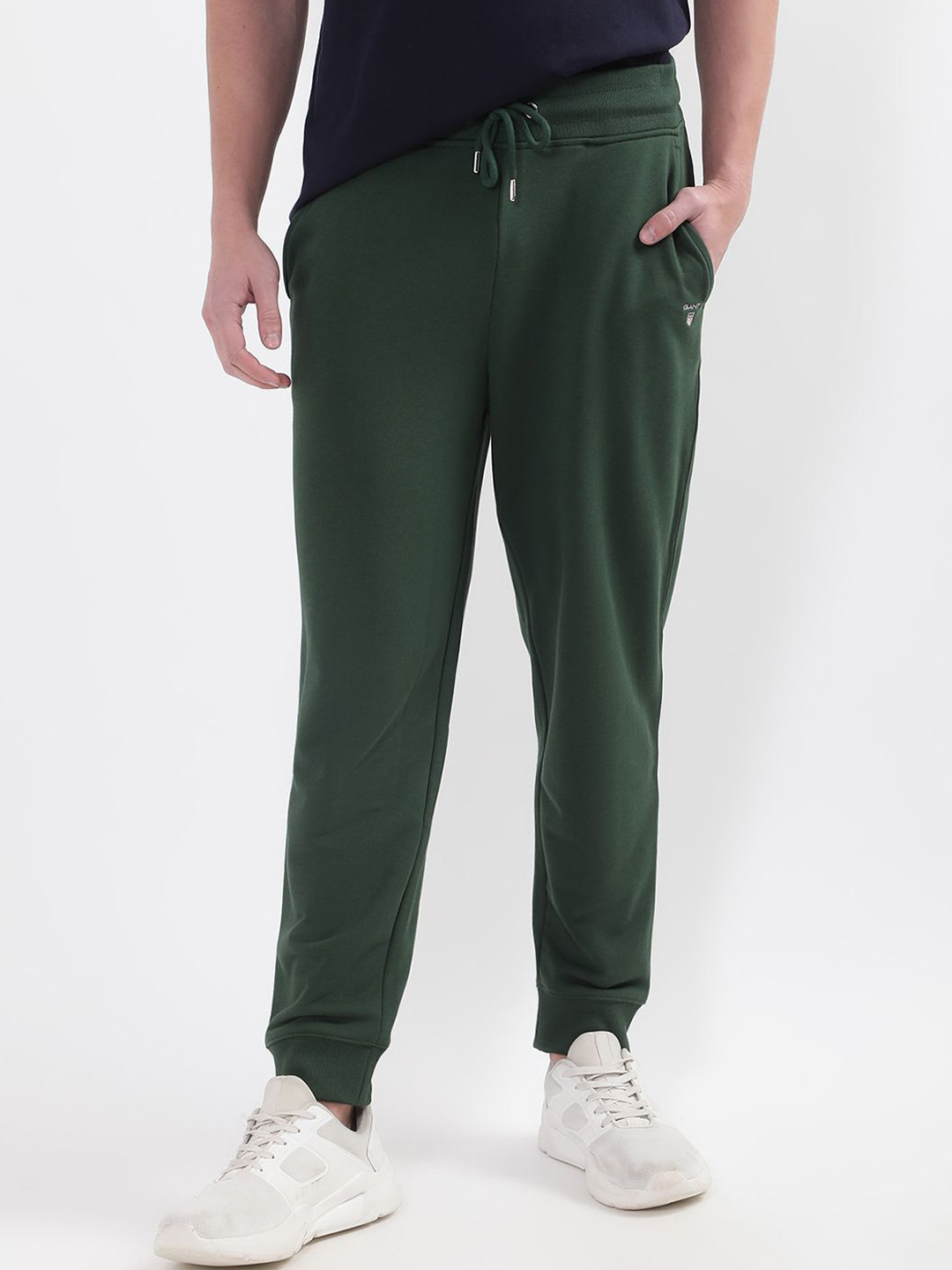 GANT Men Relaxed Fit Mid Rise Track Pant