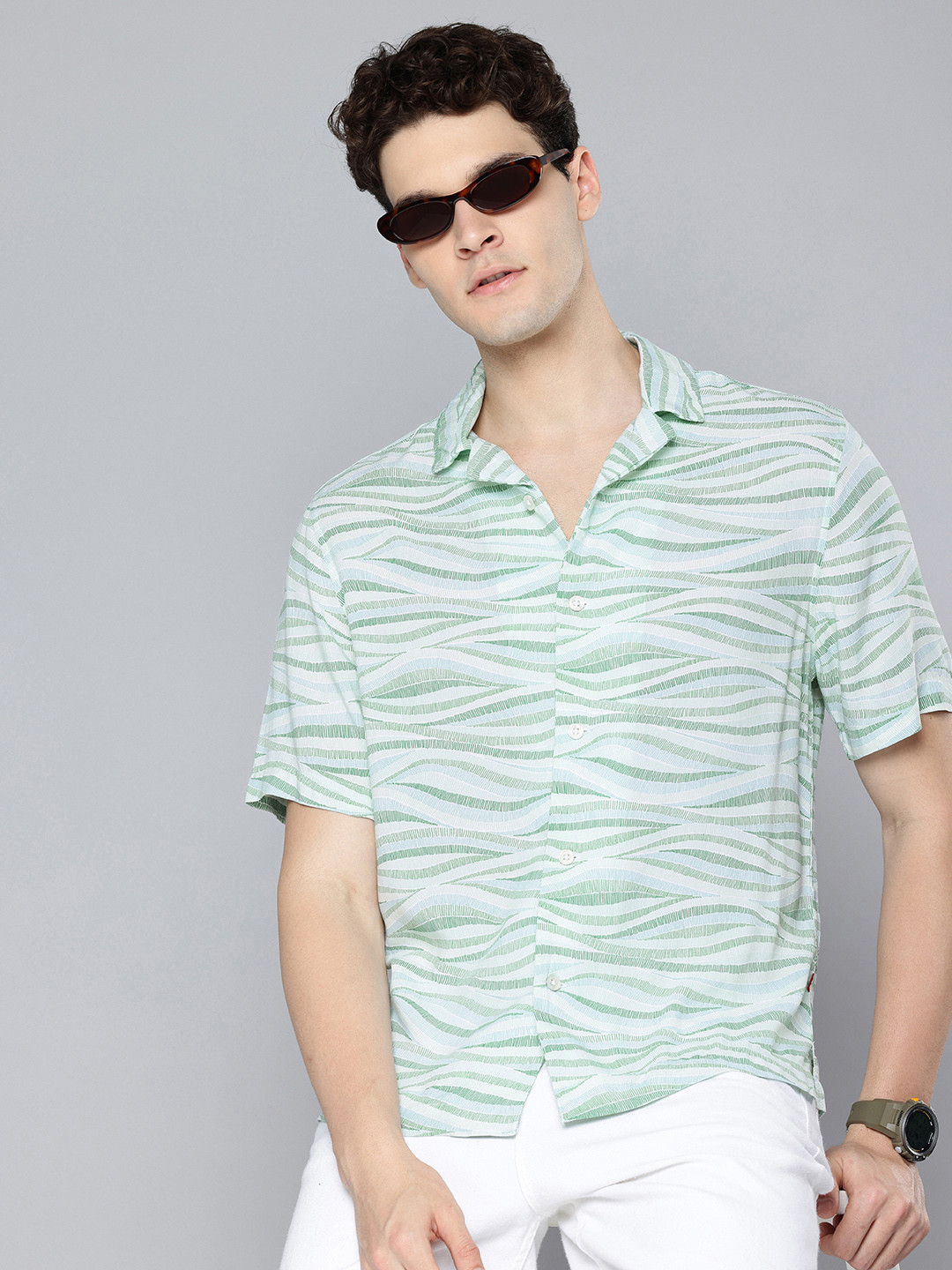 Levis Relaxed Fit Abstract Printed Cuban Collar Drop-Shoulder Sleeves Casual Shirt