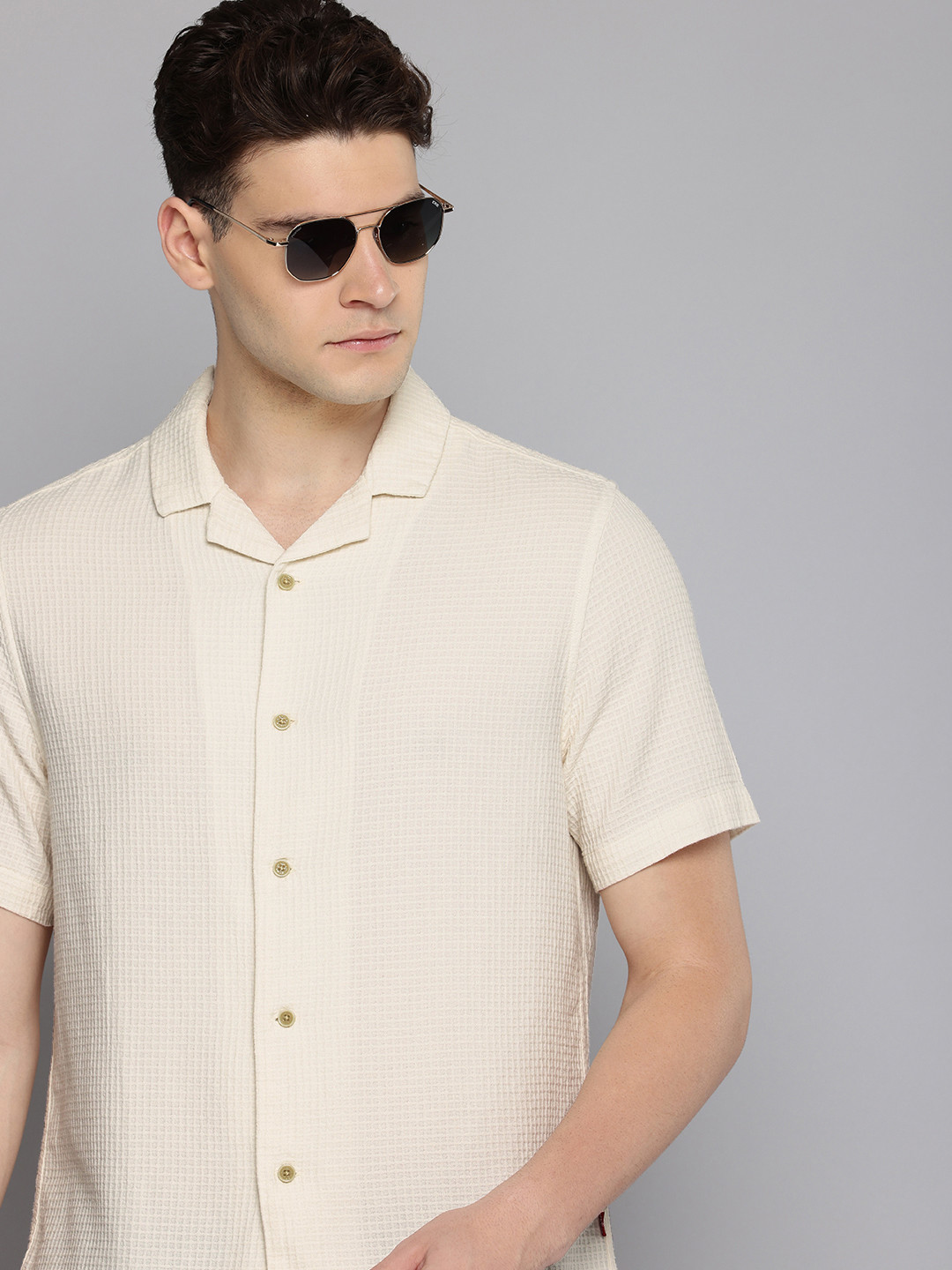 Levis Relaxed Fit Textured Self Design Cuban Collar Pure Cotton Casual Shirt