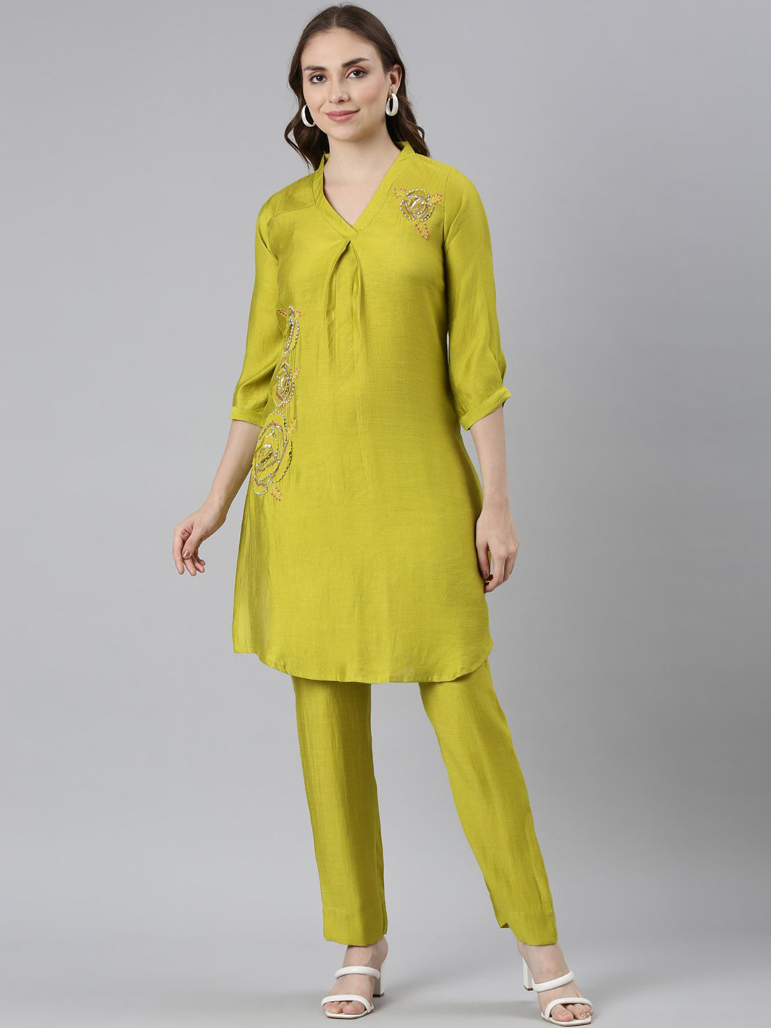 Neerus Floral Embroidered Jute Cotton Straight Kurta with Trousers