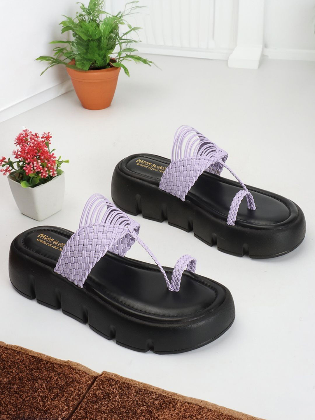 madam glorious Woven Design Flatform Sandals
