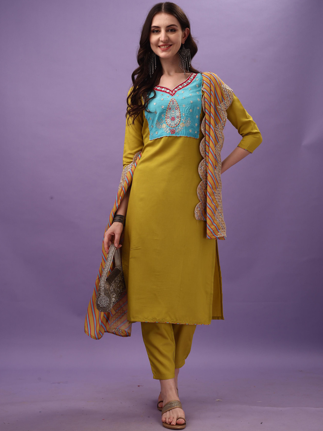 THE52 Floral Yoke Design Regular Thread Work Kurta with Trousers & With Dupatta