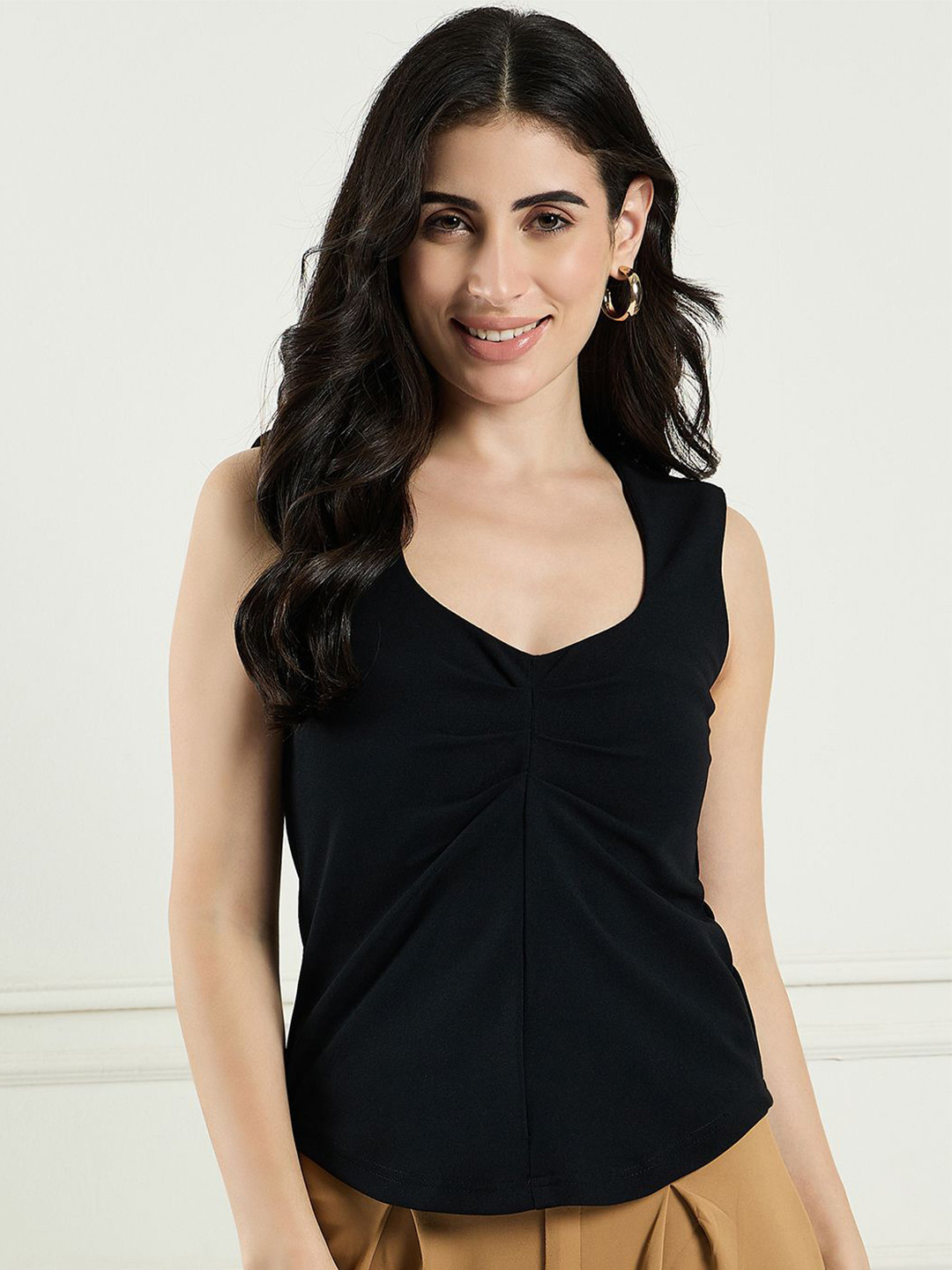 DRAPE AND DAZZLE Women Black Sleevless Top