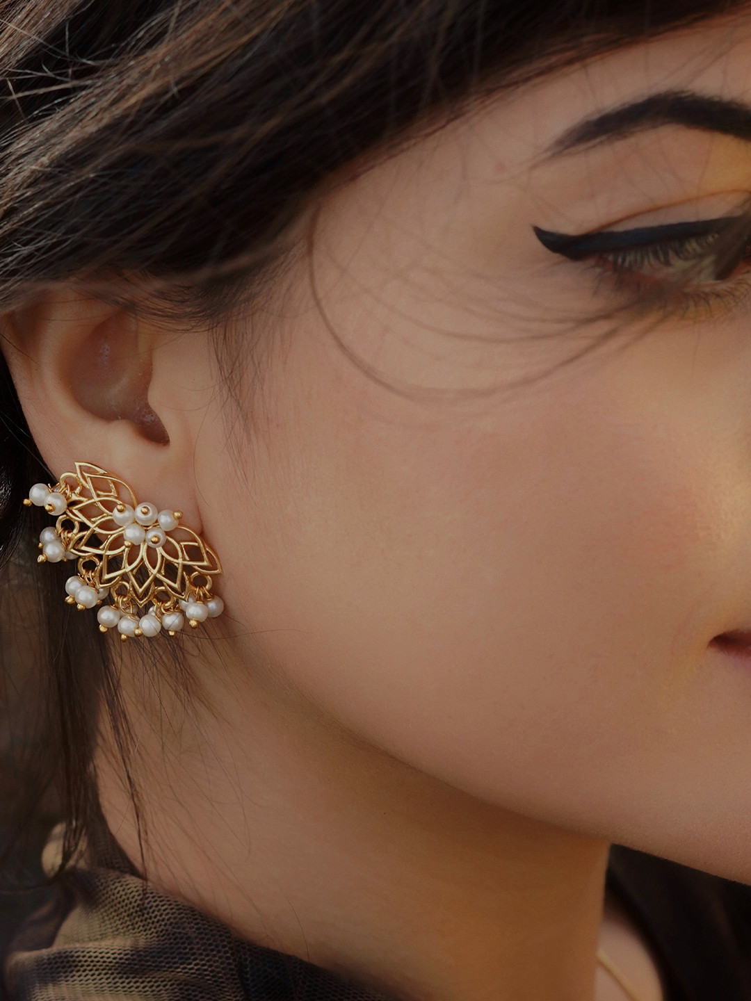 Totapari Gold-Plated Pearl Lotus Mist Studs