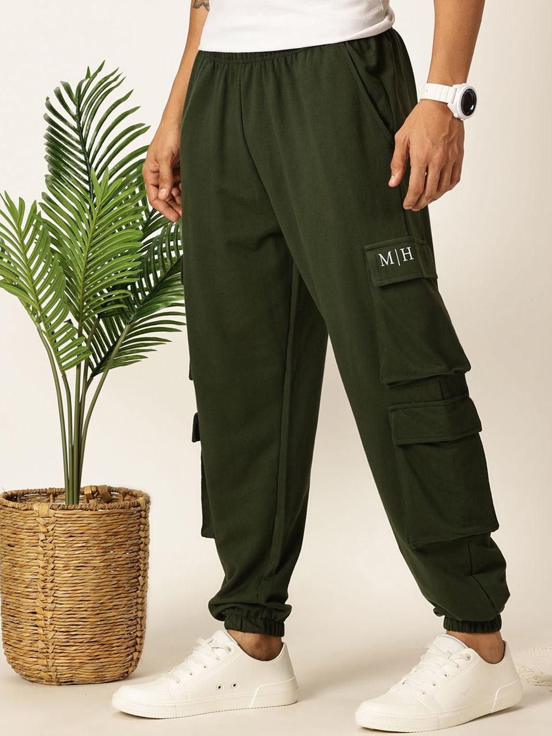 Mast & Harbour Men Smart Easy Wash Cargos Trousers