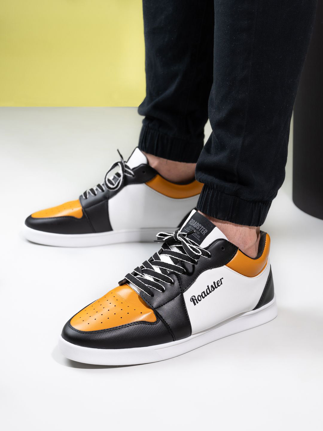 The Roadster Lifestyle Co Men Lace-Ups Casual Sneakers